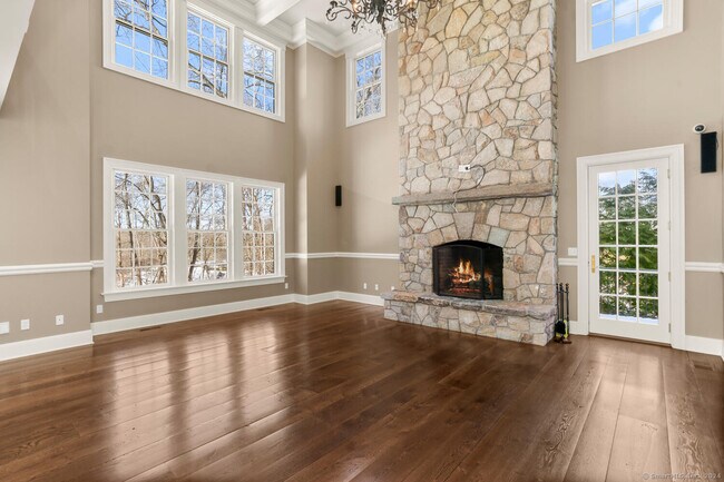 Photo - 386 Westover Rd
