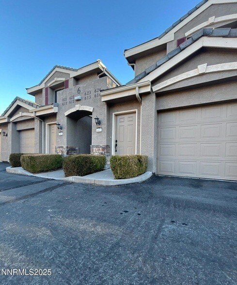 Photo - 900 S Meadows Pkwy Unidad 623