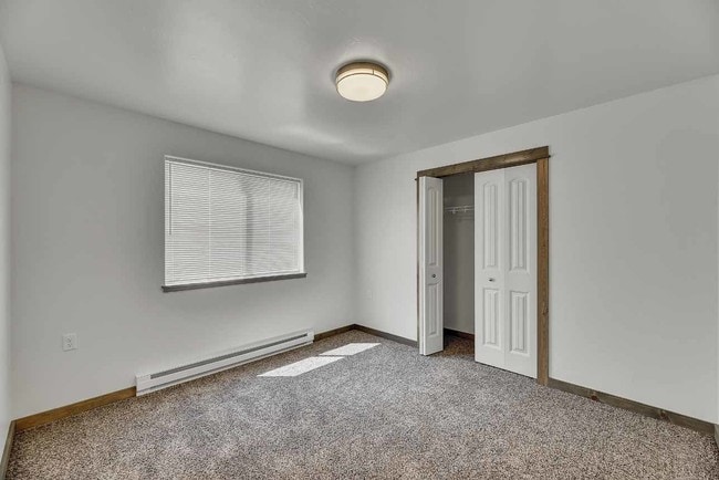 Photo - 940 Gibbon St