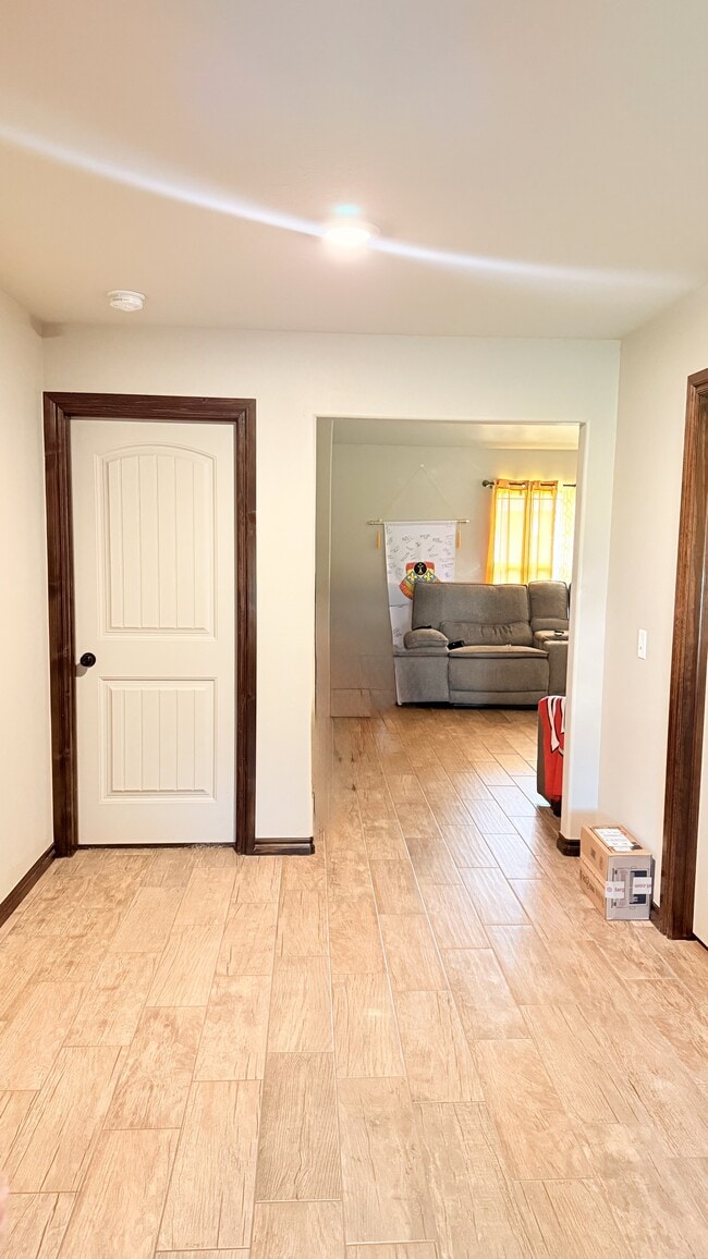Photo - 28 NE Summerwood Dr