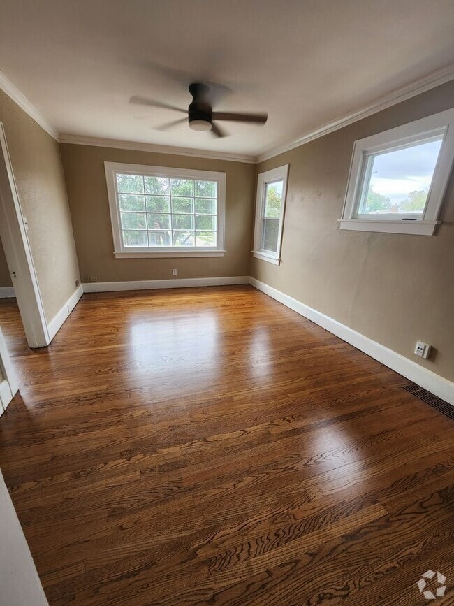 Building Photo - Duplex at 7101-7103 27th Avenue Unit 7103 27th Avenue UPPER Rental