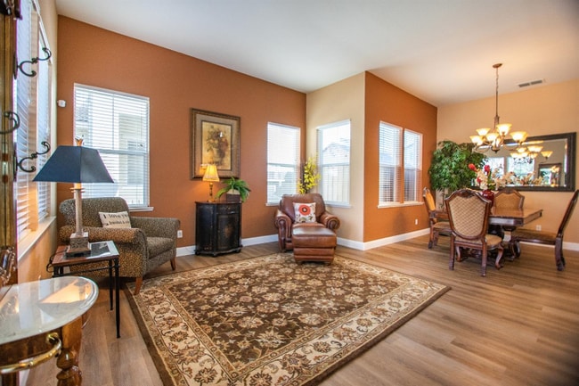 Photo - 109 Candlewood Ct