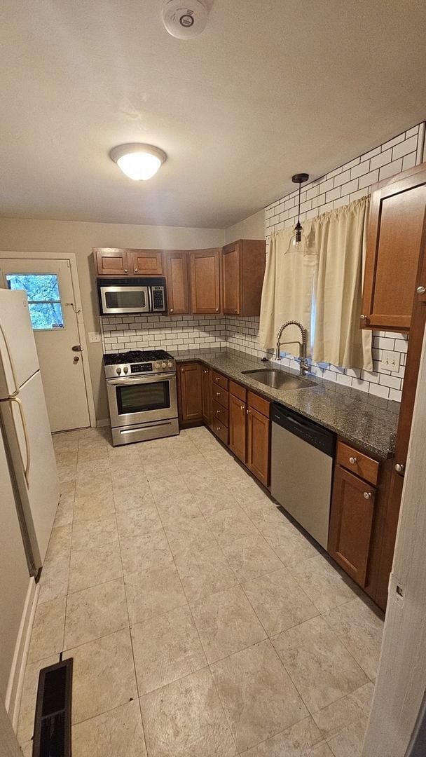 Photo - MOVE IN SPECIAL!! LIMITED TIME ONLY!! FIRST MONTHS FREE! $45 APPLICATION FEE SPECIAL!!