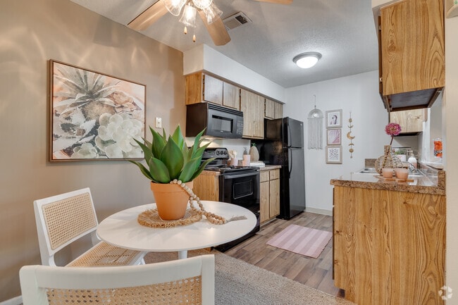 1BR, 1BA- 800SF