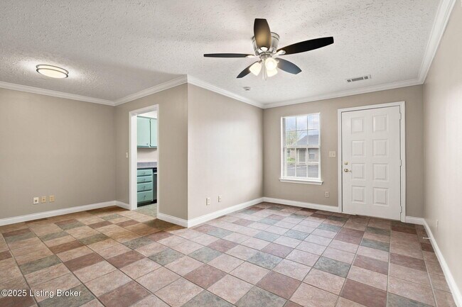 Photo - 708 Victoria Ct