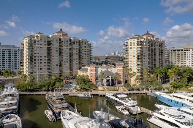 Building Photo - 1030 Seminole Dr Unit 1460