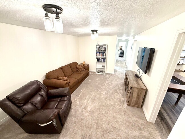 Photo - 1159 N 250 E