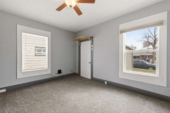 Photo - 1 Bed 1 Bath in Delmar Parkway! Unit A