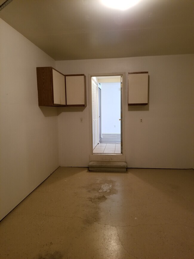 Photo - 995 Glengary Rd