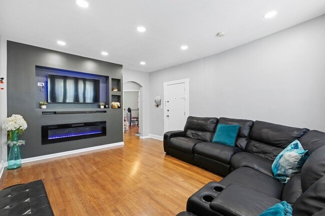Photo - 98 Bergen Ave