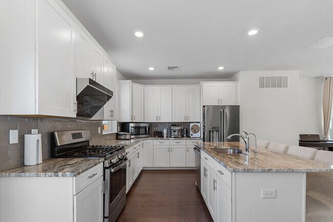 Photo - 34 Colgate Dr