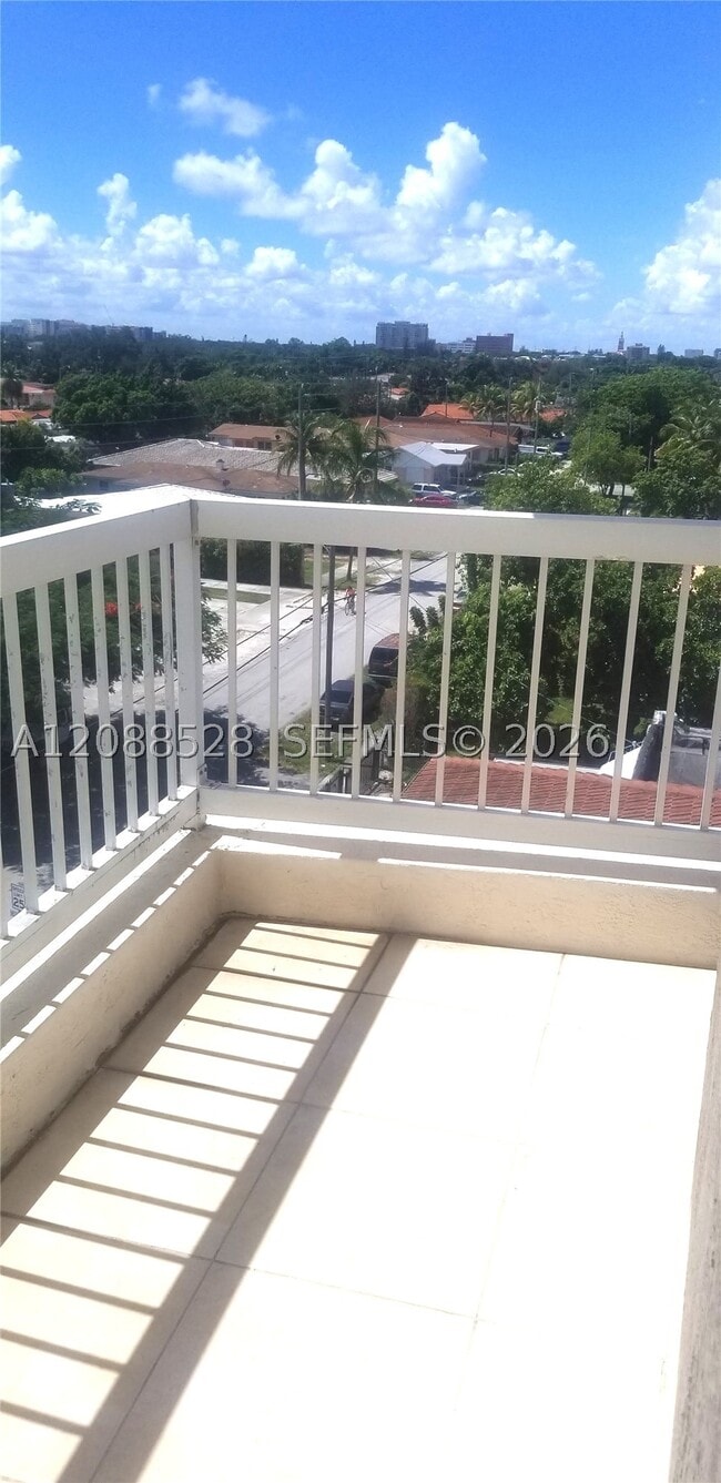 2400 SW 27th Ave Unit 502