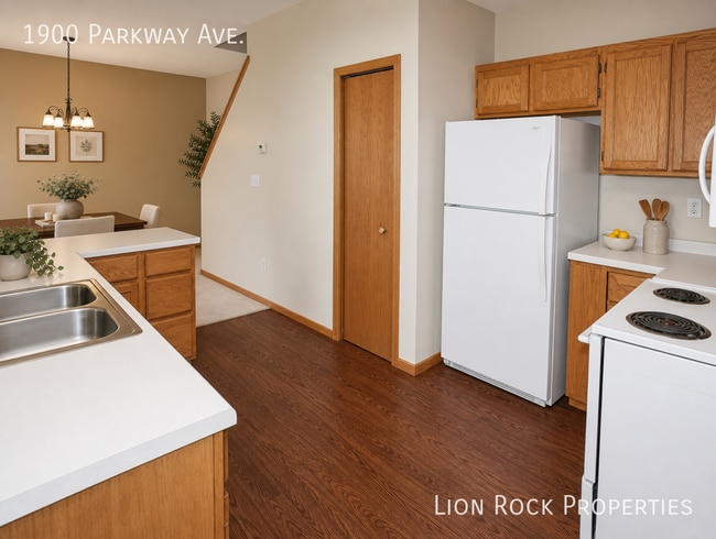Photo - 1900 Parkway Ave