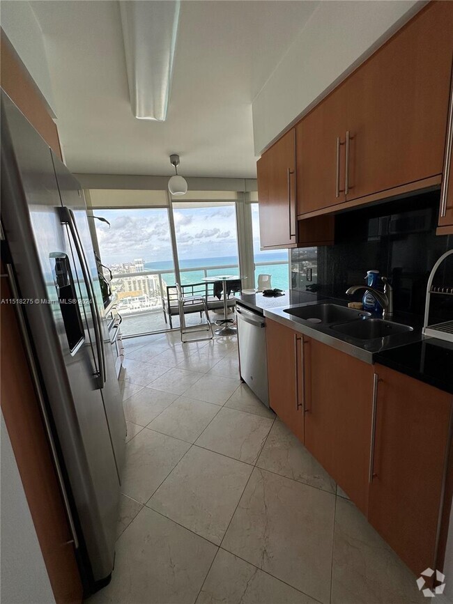 Building Photo - 6365 Collins Ave Unit 3811 Rental