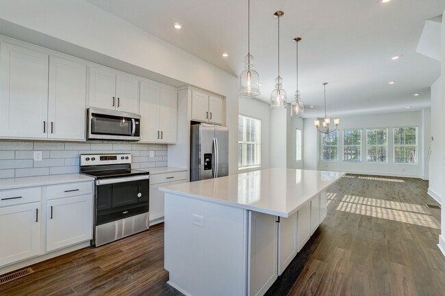 Kitchen - Henley Avondale Townhomes