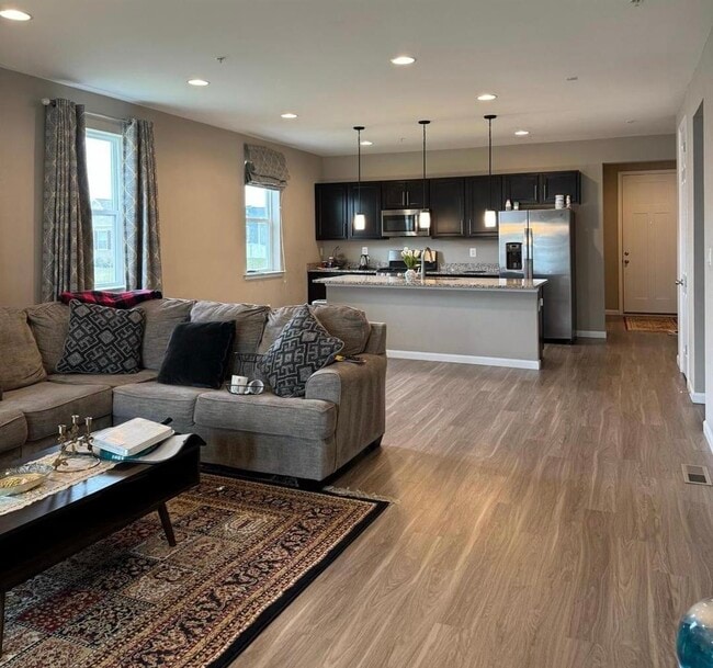 12512 Chambliss Dr