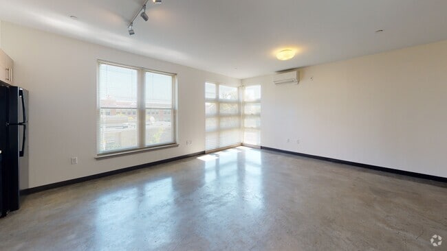 2BR, 1BA