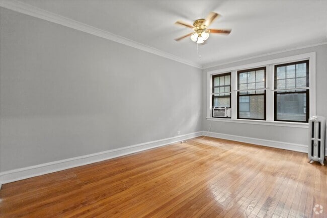 Building Photo - 2348 W Addison St Unit D3 Rental