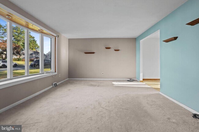 Photo - 18 Cobblestone Ln