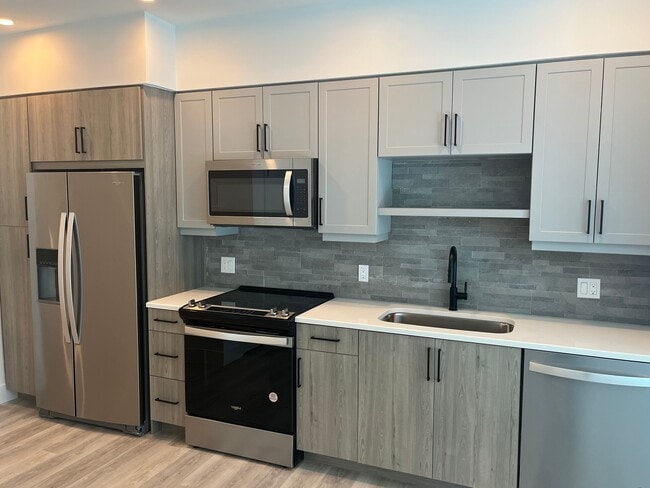 Building Photo - 30 NW 31st St Unit S1 Rental