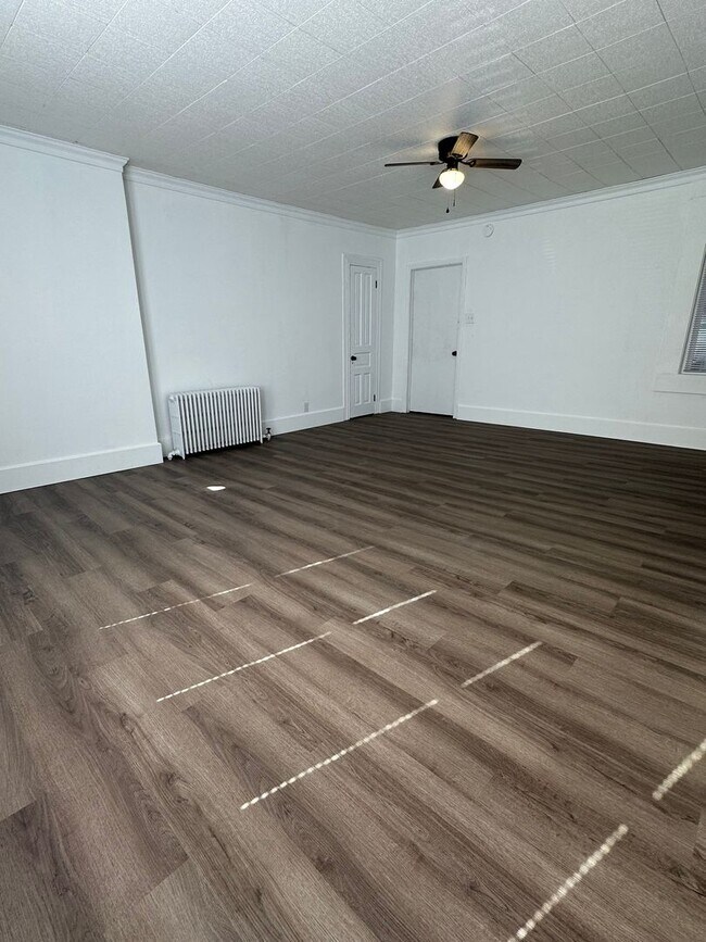 Photo - 565 W Market St Unit Apt 1