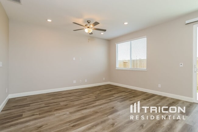Photo - 2075 Comstock Ln