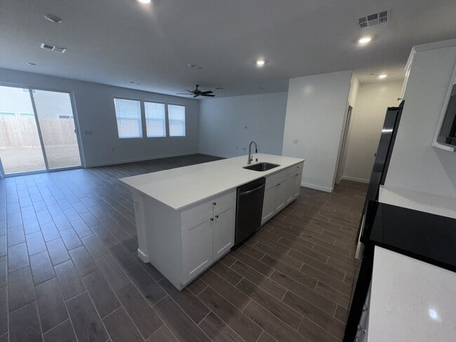 Photo - 1808 Mohave Rd S
