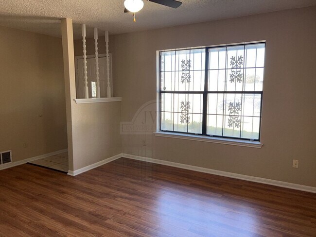 Photo - 3808 Peaks Dr