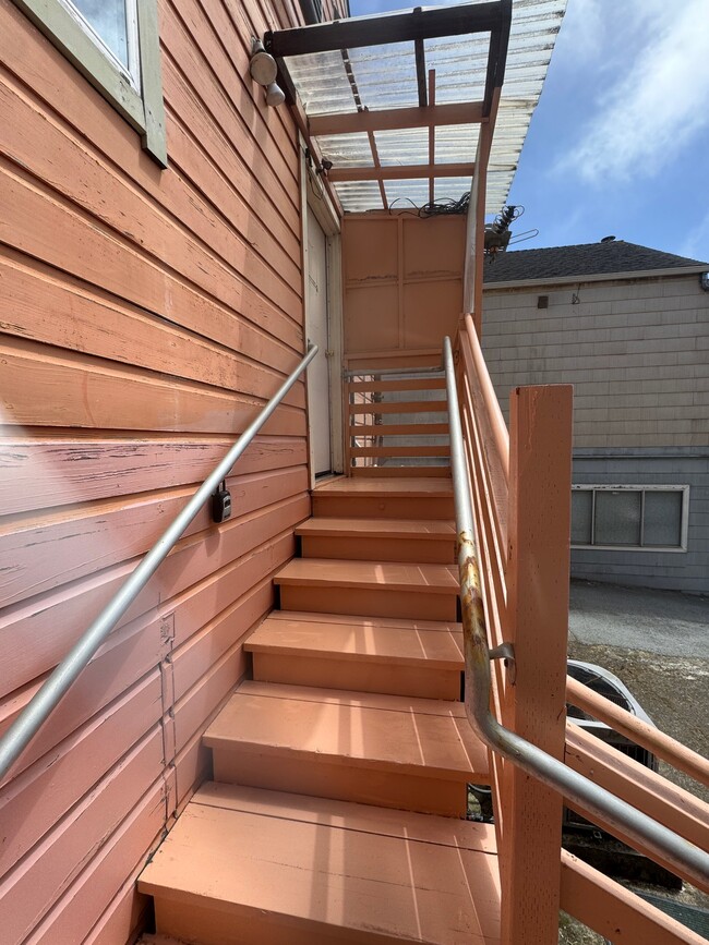 Photo - 6740 Mission St