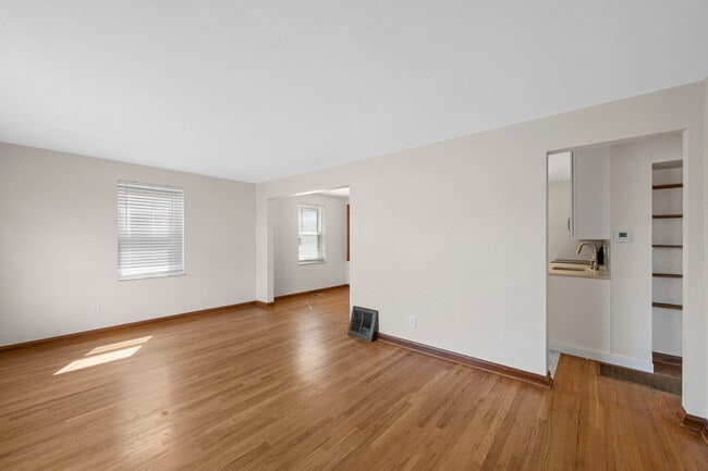 Photo - 7821 Morganford Rd