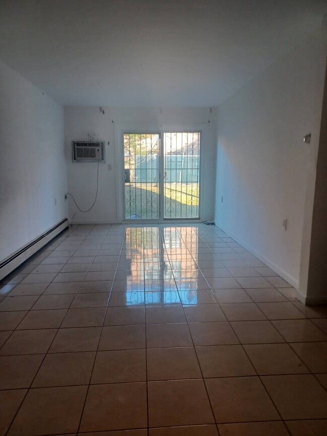 Photo - 156-0-156-79 79th St