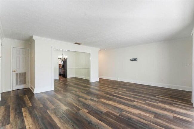 Building Photo - 4216 Lake Underhill Rd Rental