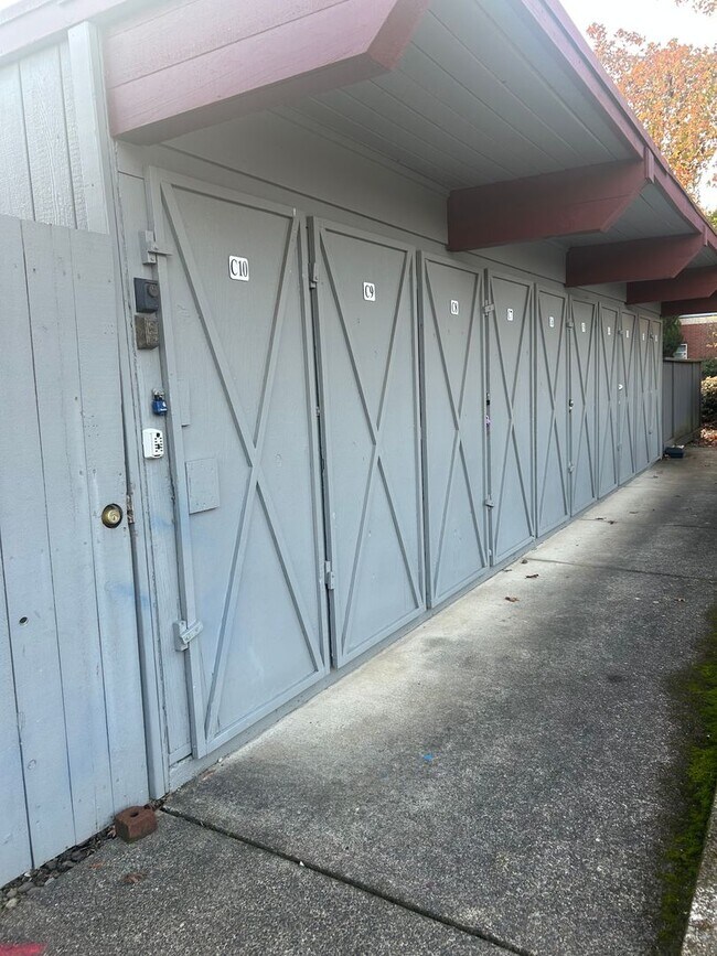 Photo - 2120 NW Janssen St Unit J09 - V