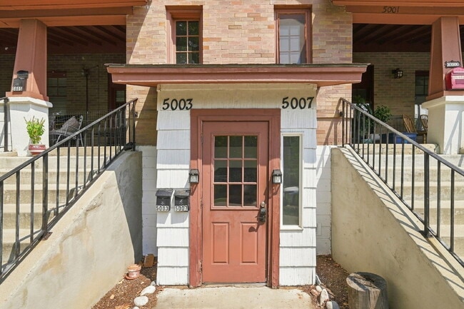 Building Photo - $1,595.95 with $300 Off The First Month's Rent, 2 Beds - 1 Bath, Duplex in Denver with Window A/C!