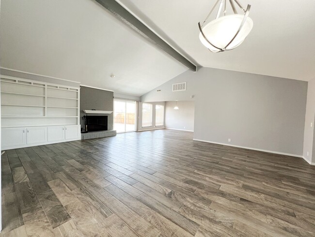 Photo - 12400 Doons Dr