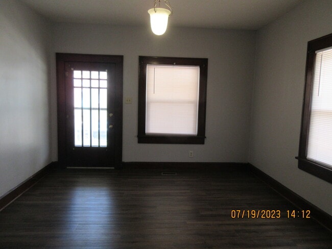 Photo - 1019 W 7th St