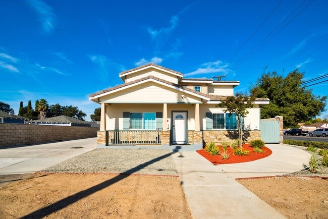Photo - 1307 W 9th St Casa