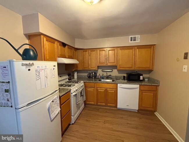 Photo - 200 W Evergreen Ave Unit 1B