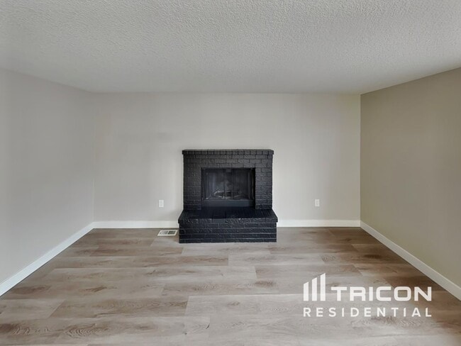 Photo - 15714 NE 42nd St