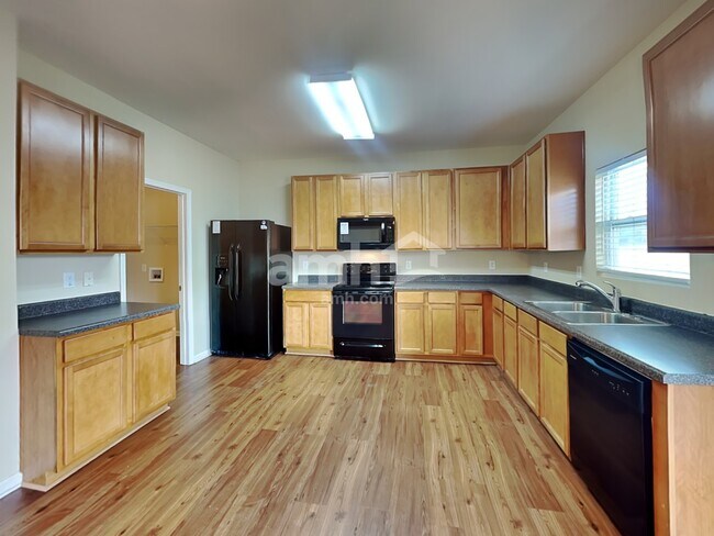 Photo - 1023 Yellow Bee Rd