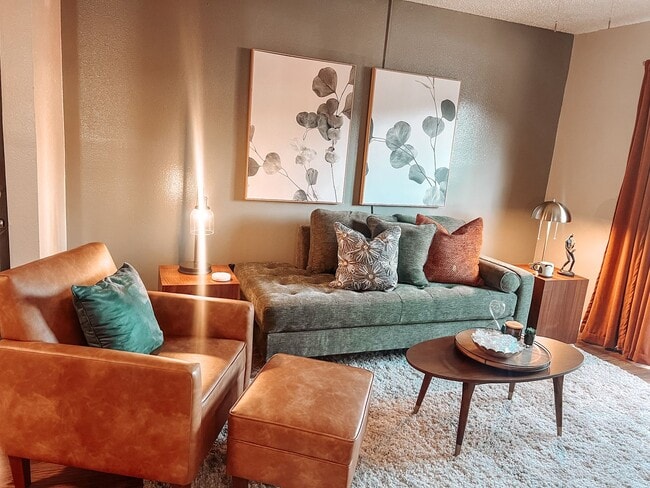 Photo - Town & Country Apartments