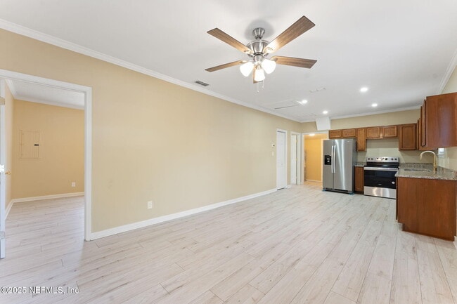 Photo - 750 Saranac St