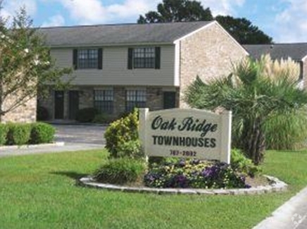 Building Photo - Oakridge Townhouses