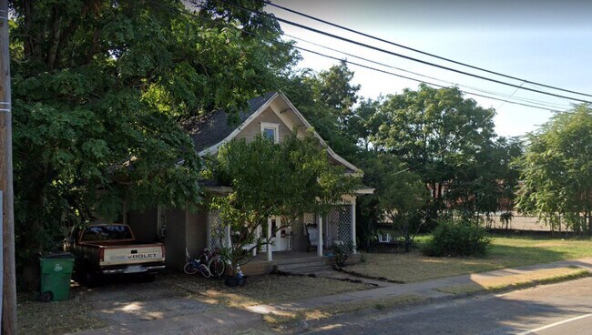 Photo - 127 N Avenue D