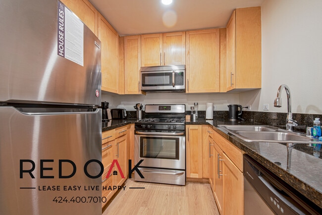 Photo - 7810 Topanga Canyon Blvd Unidad 225B Rental
