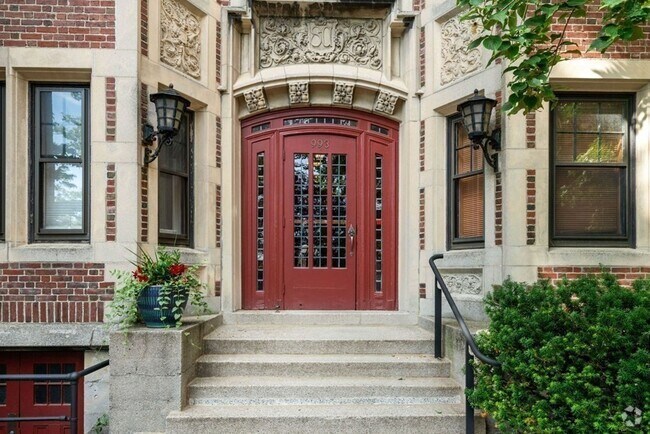 Building Photo - 993 Memorial Dr Unit 302 Rental