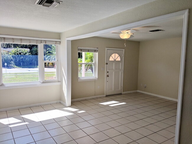 Photo - 234 Union St