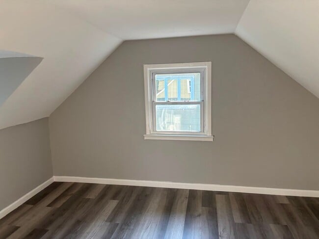 69 Rugby Dr W