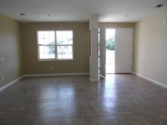 Photo - 497 MacArthur Dr