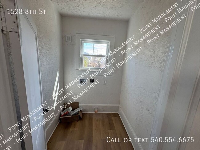 Photo - 1528 8th St SE